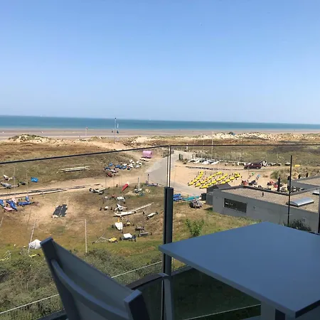 Whispering Waves * La Panne